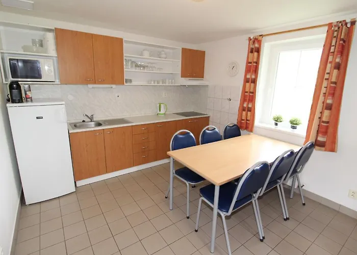 Hill 36 By Interhome Semesterbostad Cista (Hradec Kralove)