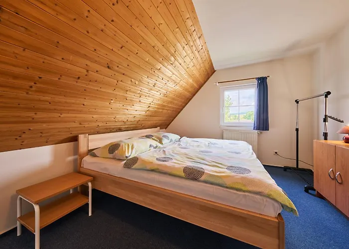 Hill 36 By Interhome Semesterbostad Cista (Hradec Kralove)
